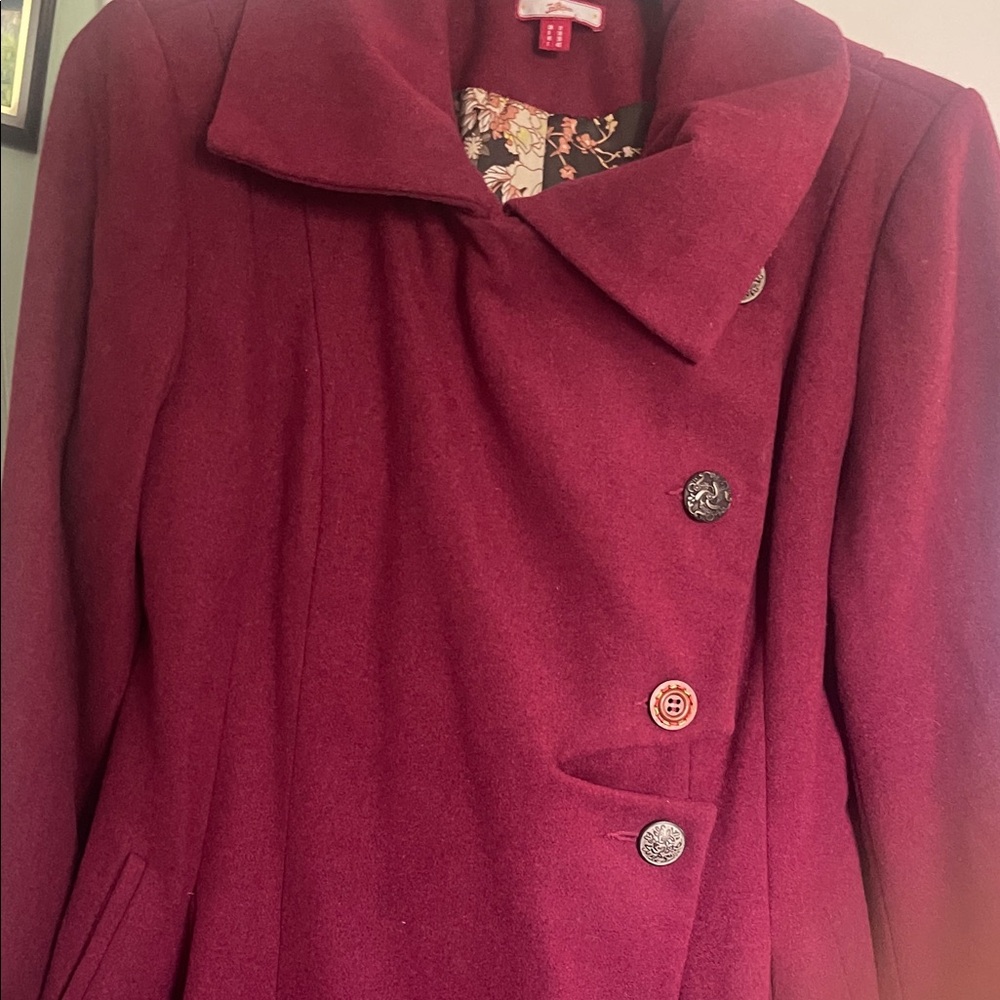 Elegant Burgundy Women's Coat